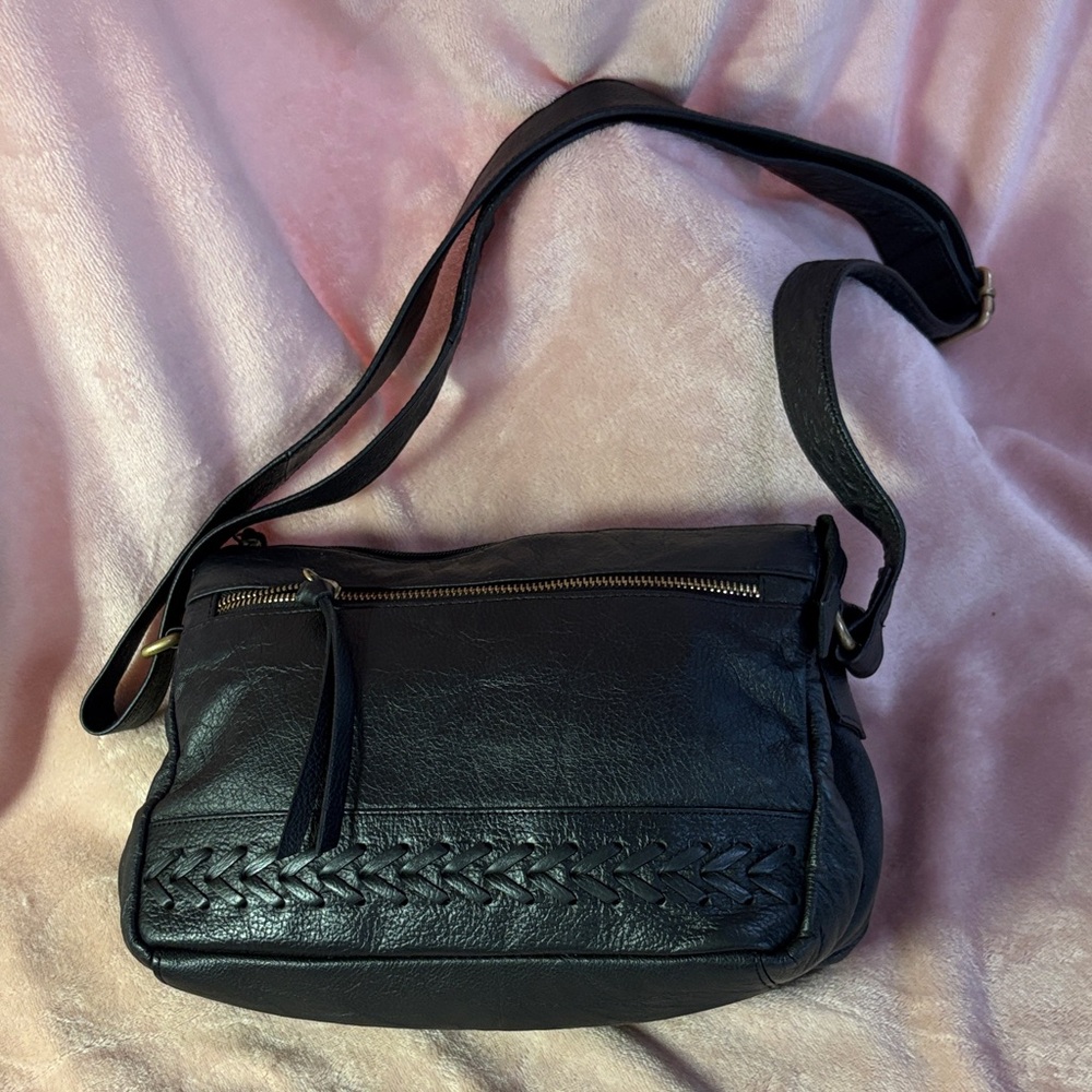 Stylish Black Leather Shoulder Bag
